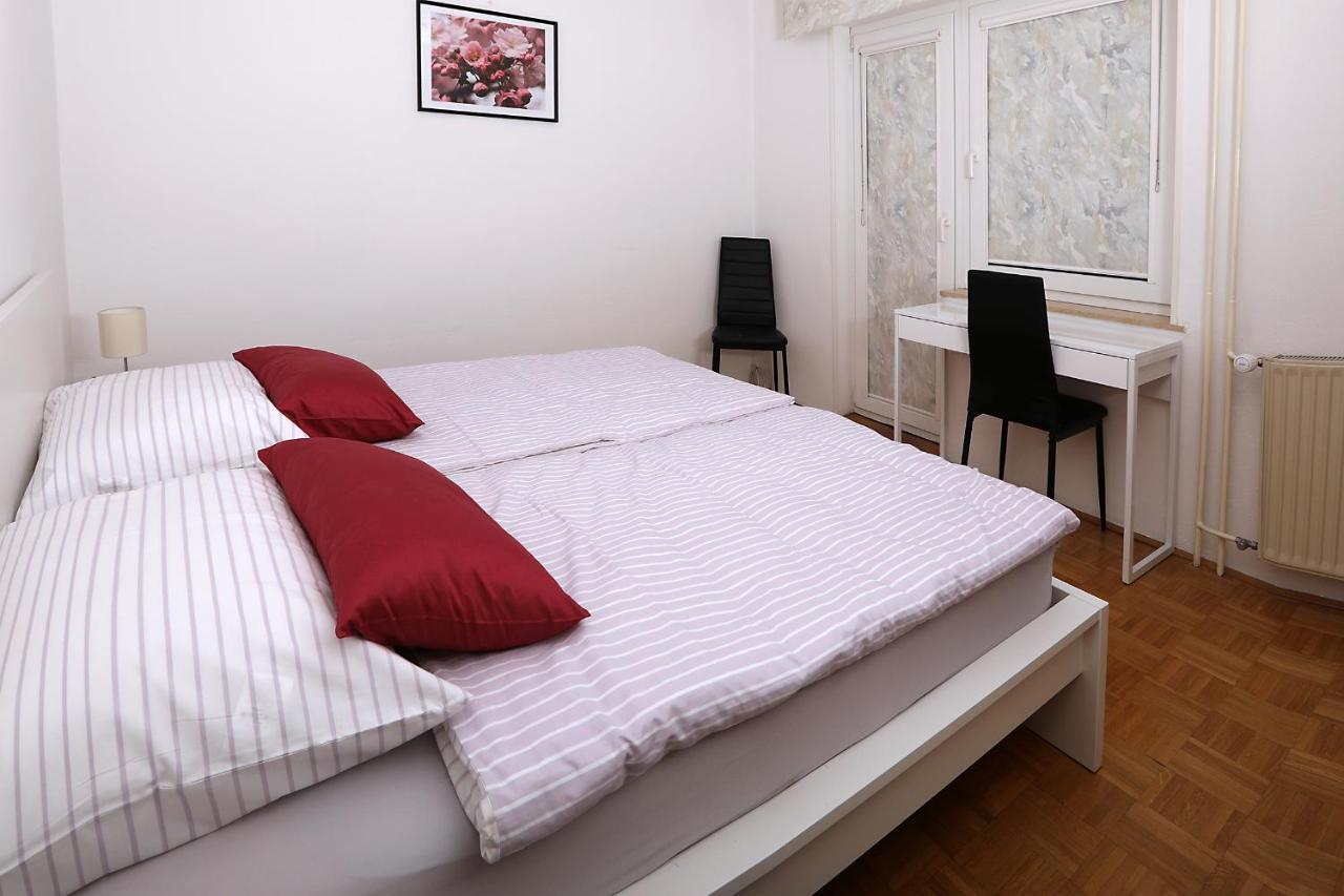 Apartma Dolinar Gorenja Vas  Eksteriør billede