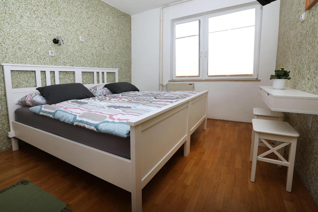 Apartma Dolinar Gorenja Vas  Eksteriør billede