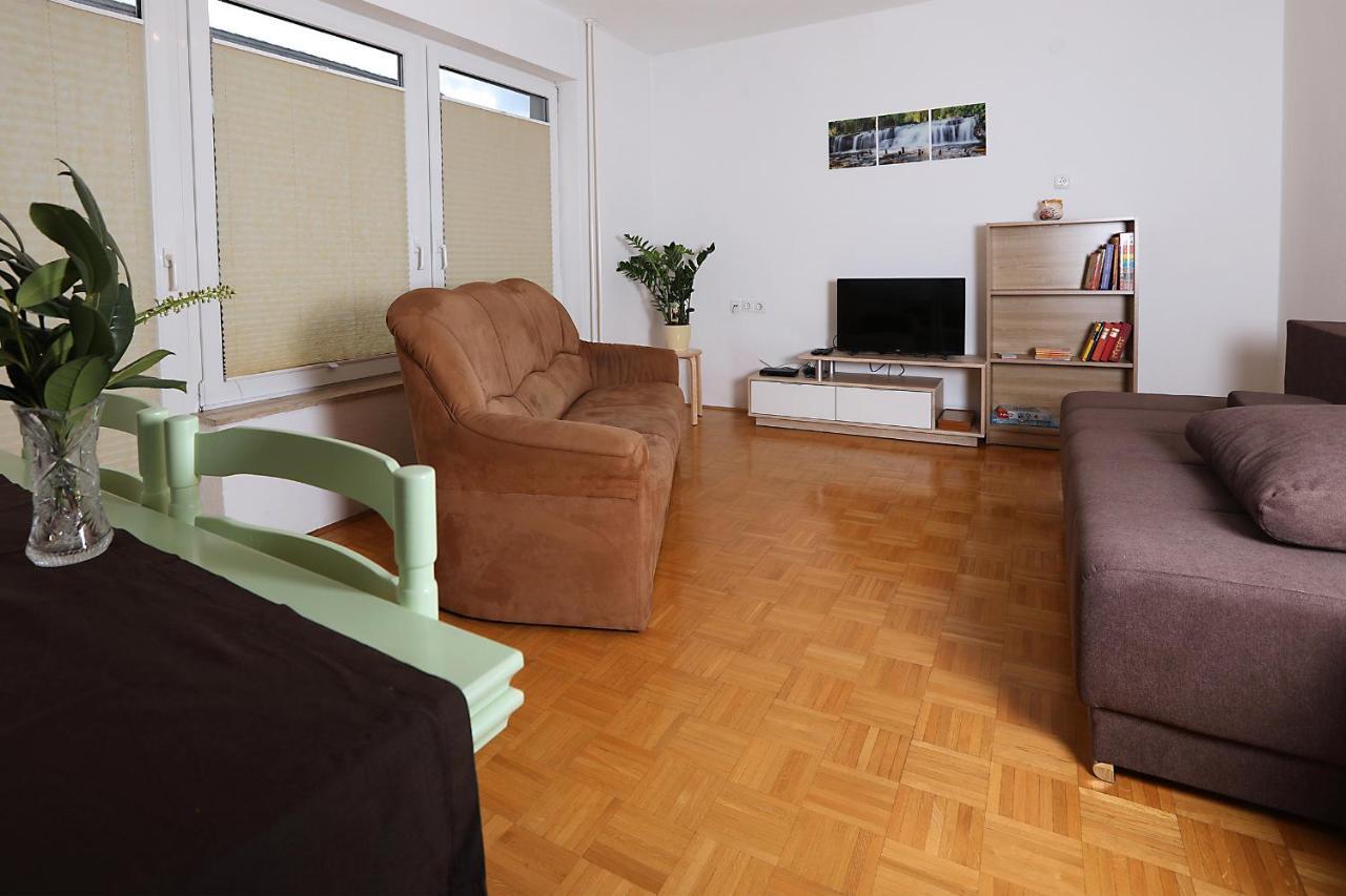 Apartma Dolinar Gorenja Vas  Eksteriør billede